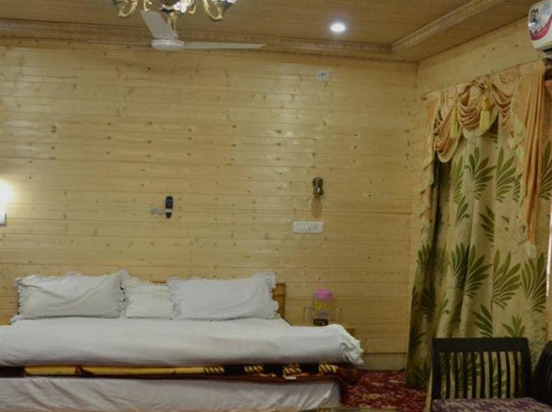 Hotel Grg Residency Srīnagar Zewnętrze zdjęcie